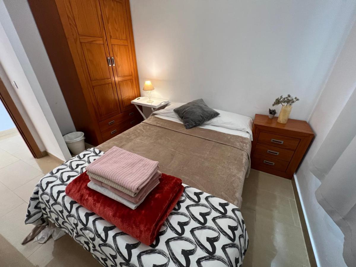 Alquiler de habitaciones con baño compartido, Buen Wifi! Alcalá la Real Exterior foto