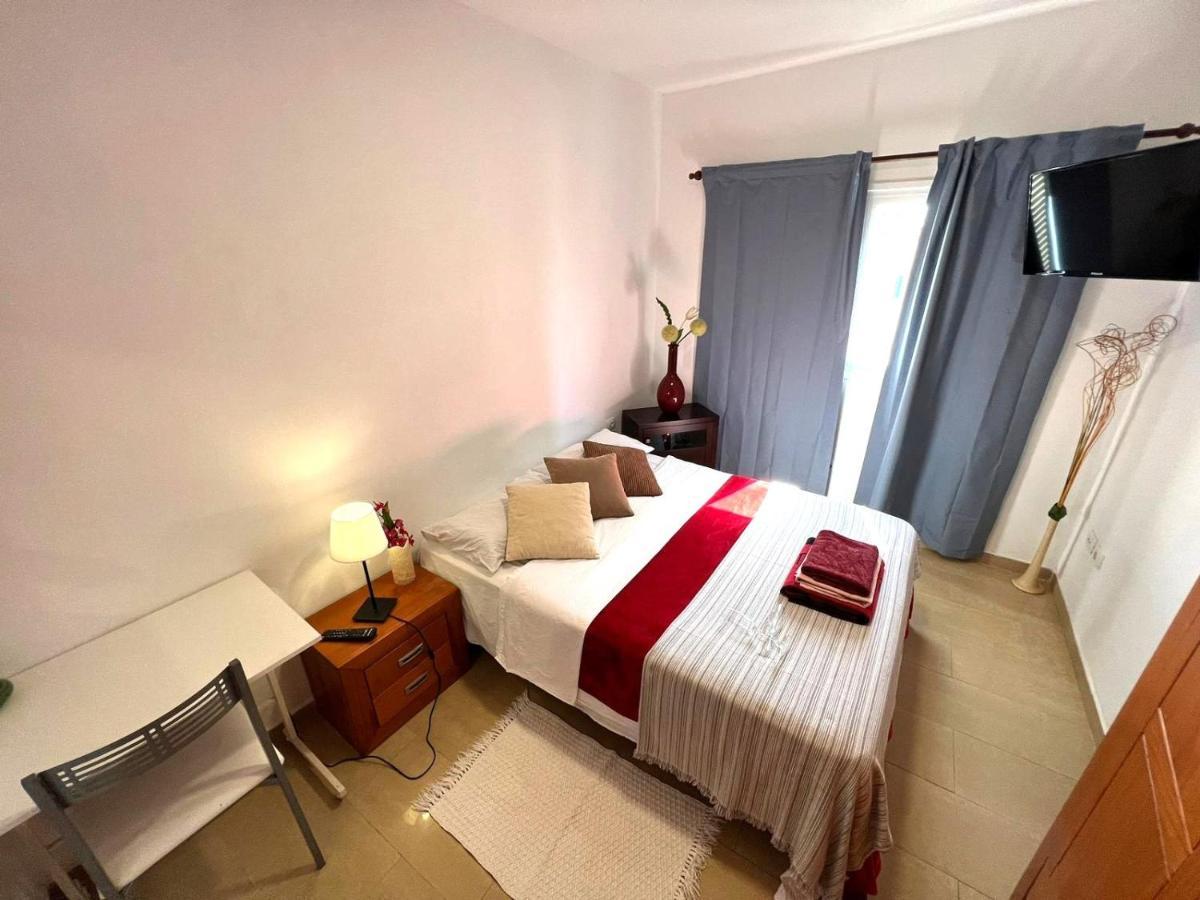 Alquiler de habitaciones con baño compartido, Buen Wifi! Alcalá la Real Exterior foto