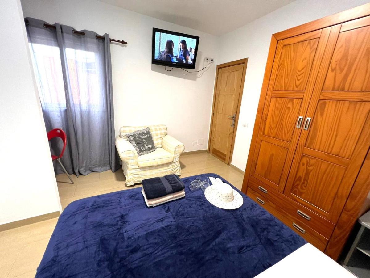 Alquiler de habitaciones con baño compartido, Buen Wifi! Alcalá la Real Exterior foto
