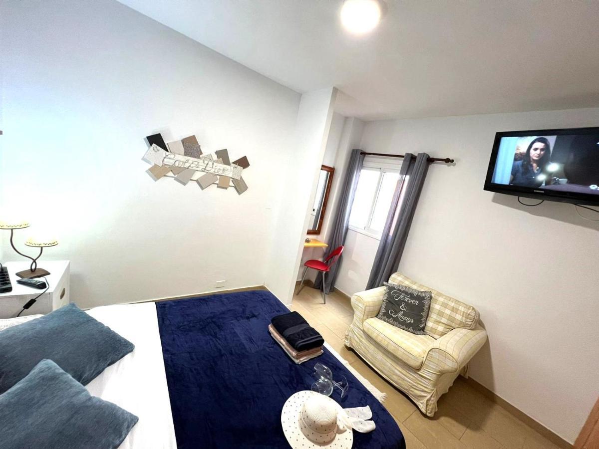 Alquiler de habitaciones con baño compartido, Buen Wifi! Alcalá la Real Exterior foto