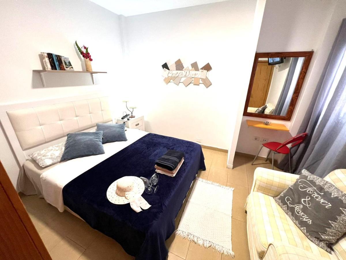 Alquiler de habitaciones con baño compartido, Buen Wifi! Alcalá la Real Exterior foto