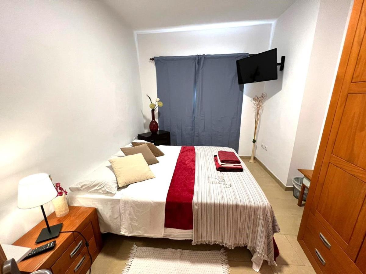 Alquiler de habitaciones con baño compartido, Buen Wifi! Alcalá la Real Exterior foto