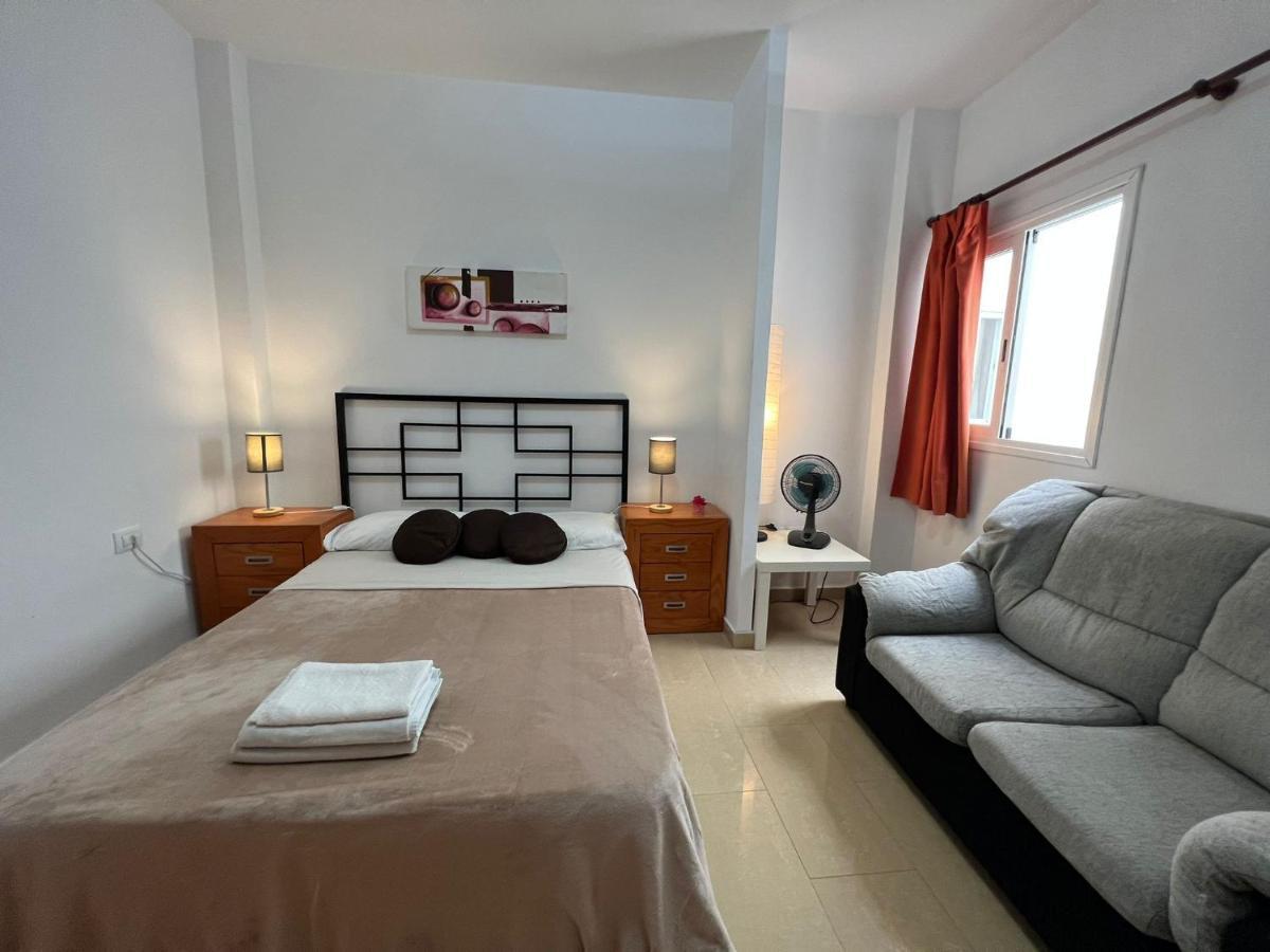 Alquiler de habitaciones con baño compartido, Buen Wifi! Alcalá la Real Exterior foto