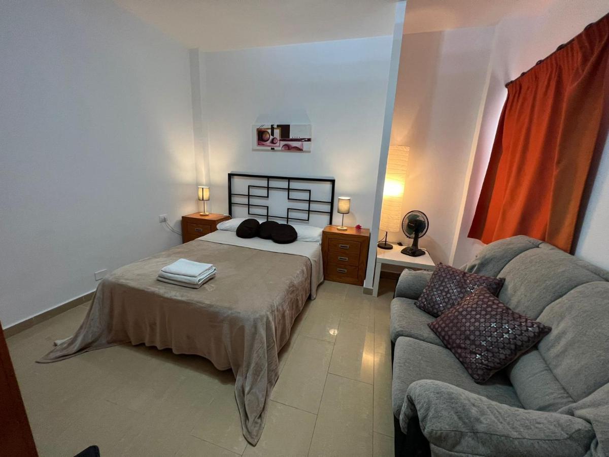 Alquiler de habitaciones con baño compartido, Buen Wifi! Alcalá la Real Exterior foto